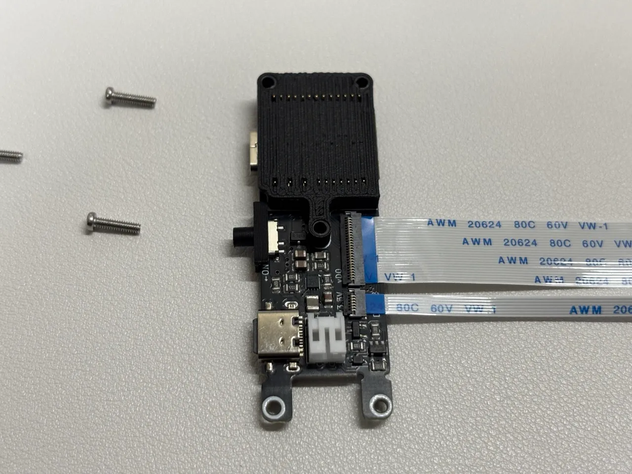 右側:24pin + 6pin 接続 ロック後