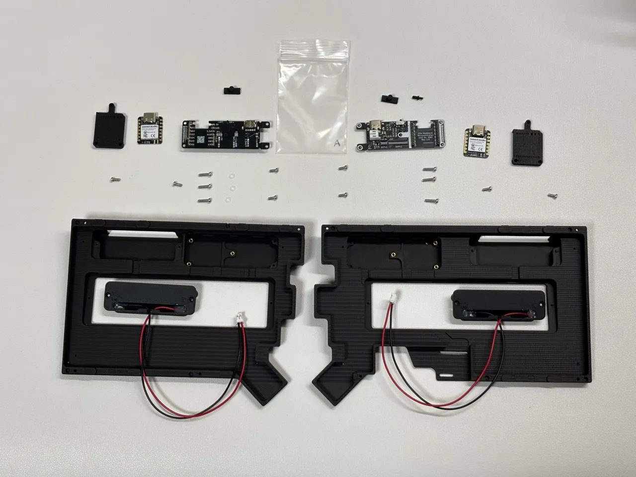 ボトムケースと部品一覧
