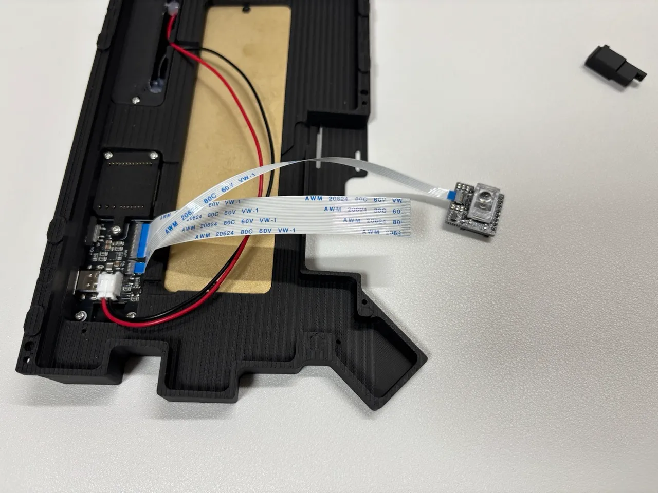 トラックボールセンサーへの FFC 接続