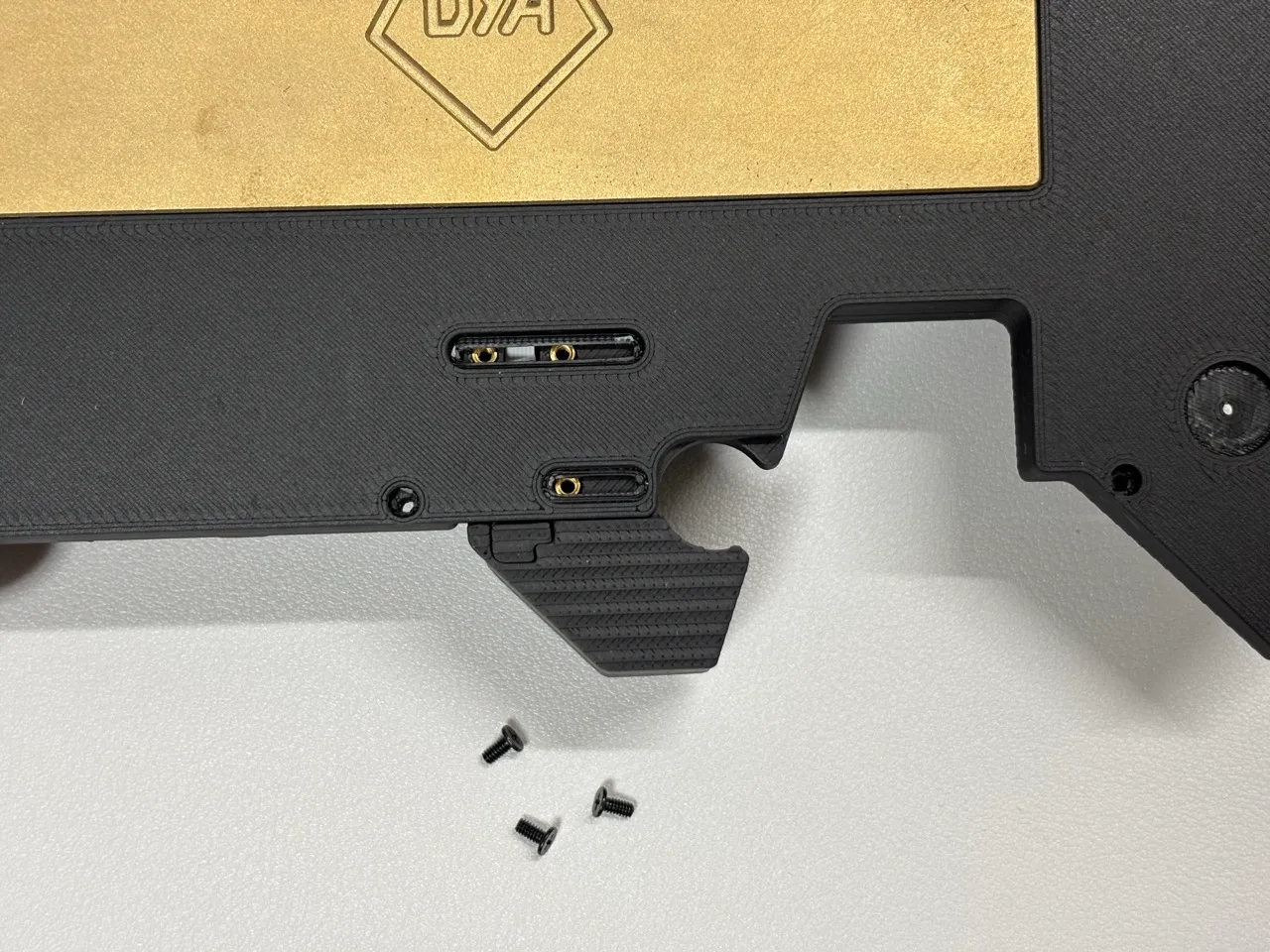 トラックボールのねじ止め