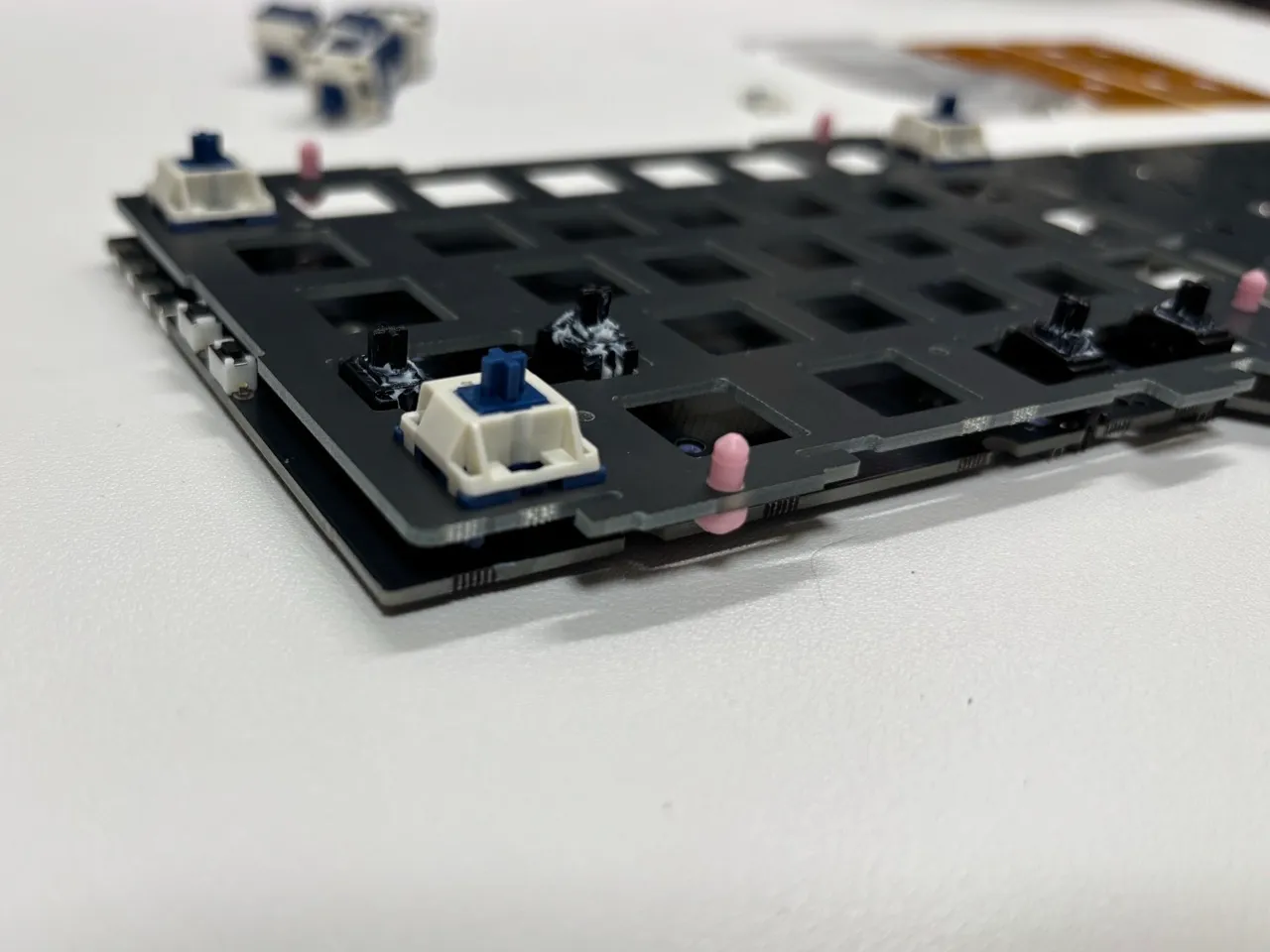 キースイッチの仮止め(別角度)