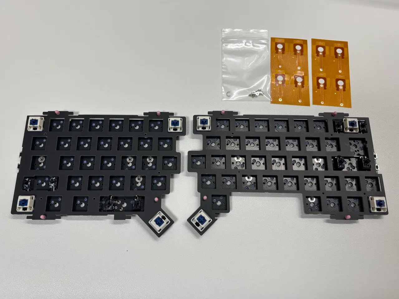 キースイッチの仮止め(左右)