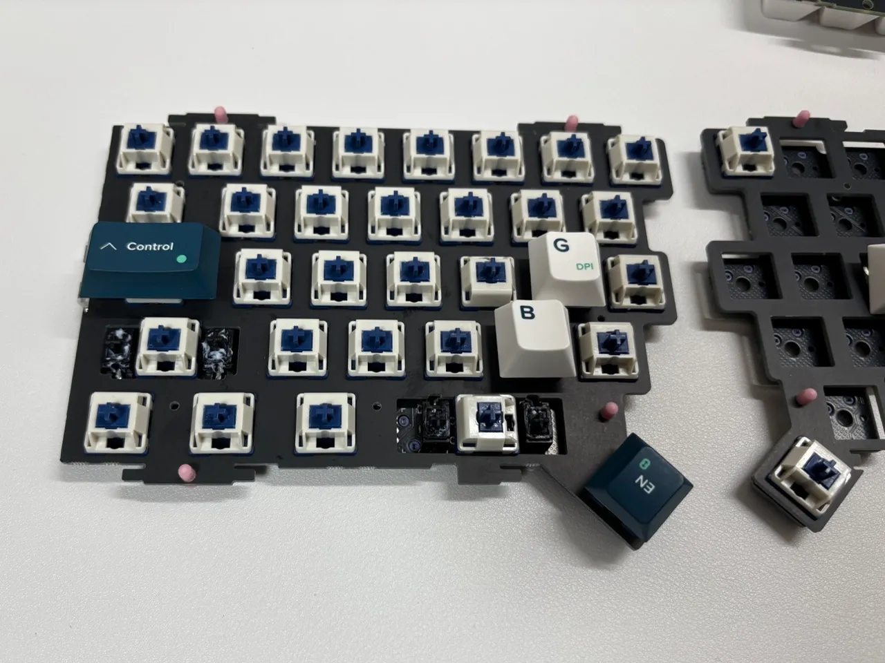 タッチセンサー付きキーキャップをスイッチに装着