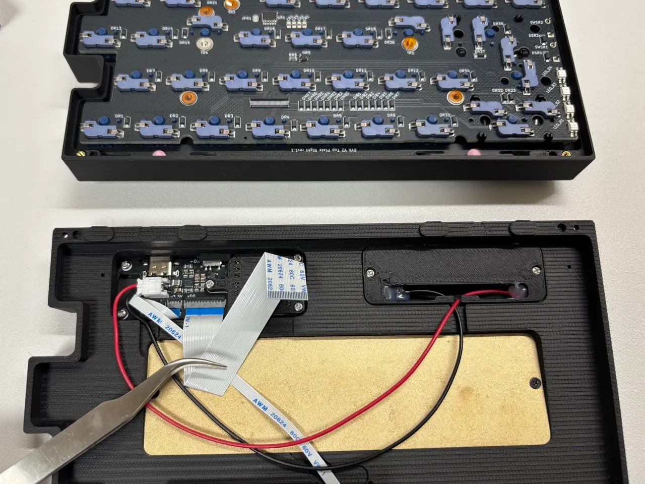 右側 FFC ケーブルの接続