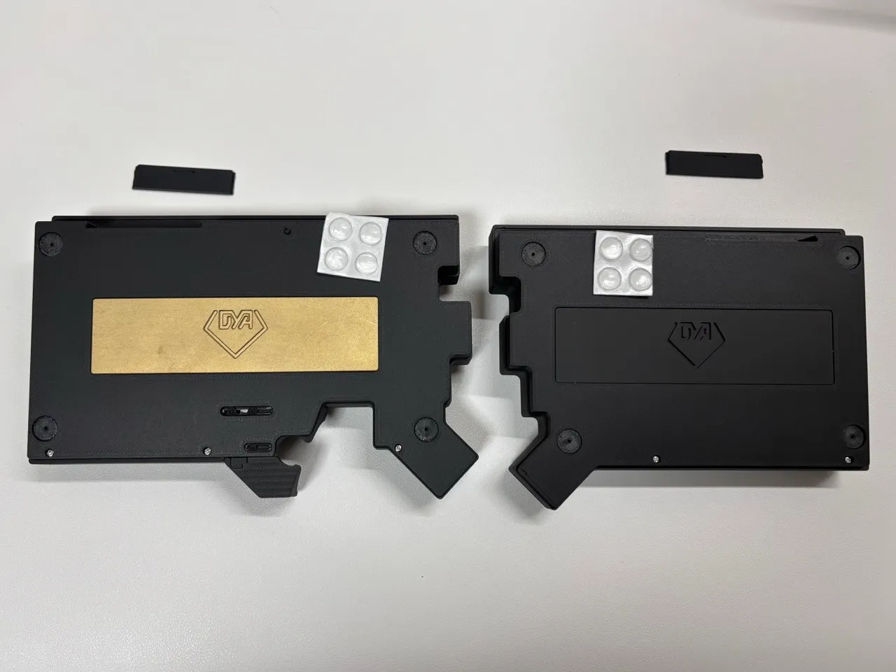 底面のゴム足の取り付け位置